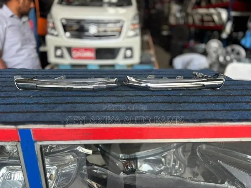 HONDA FREED BUMPER DAY LAMP