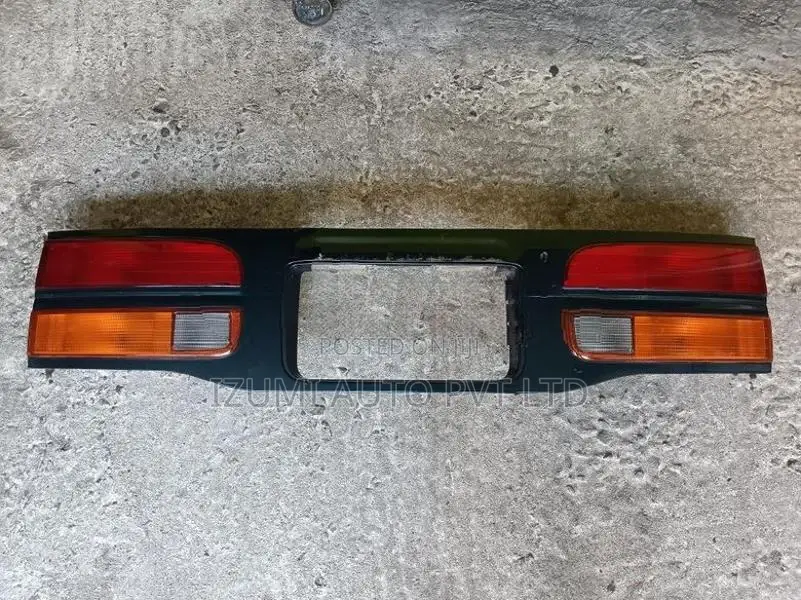 Toyota CR27 dicky garnish