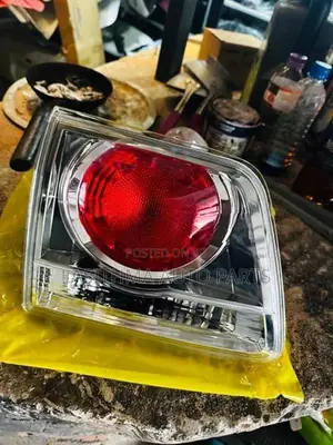 Toyota Fortuner Dicky Garnish