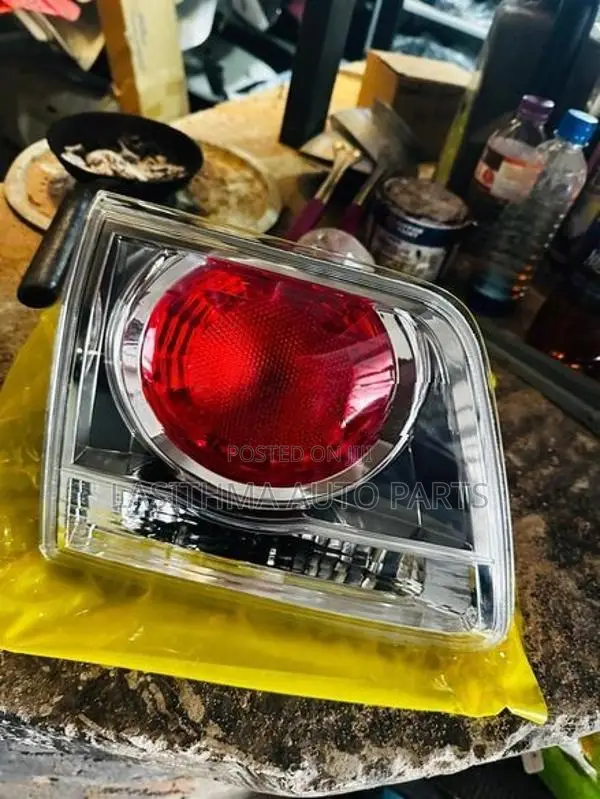 Toyota Fortuner Dicky Garnish
