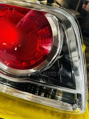 Toyota Fortuner Dicky Garnish