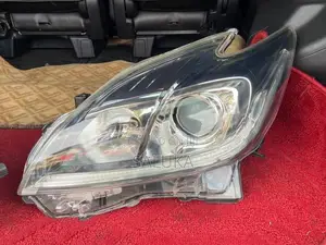 Toyota Prius ZVW 30 Head Light (Down LED)