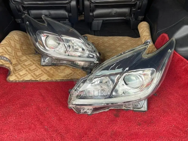 Toyota Prius ZVW 30 Head Light (Down LED)
