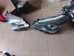 Toyota vitz KSP 130 head light