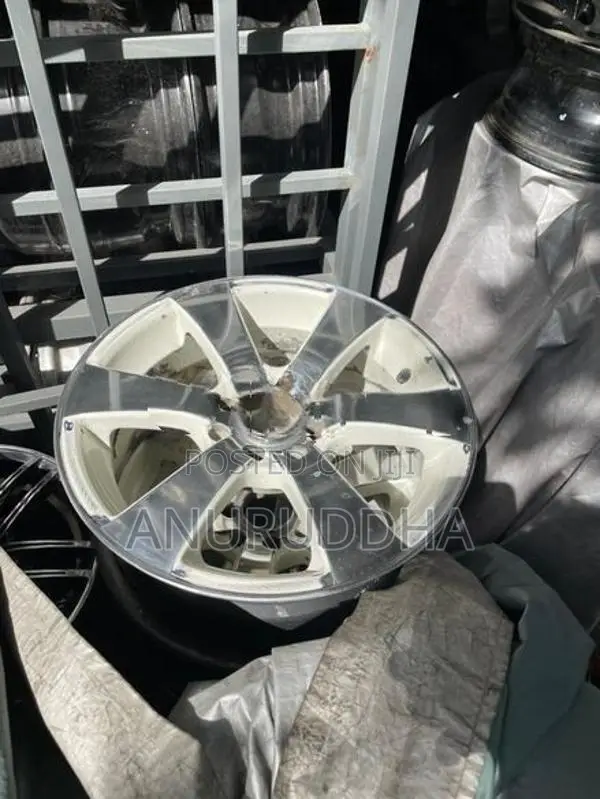 15” Alloy Wheels