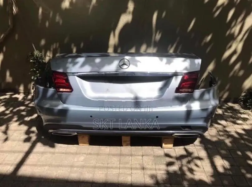 Genuine Mercedes E300 AMG Bluetech Hyrbid W212 2015 bootlid bumper lig