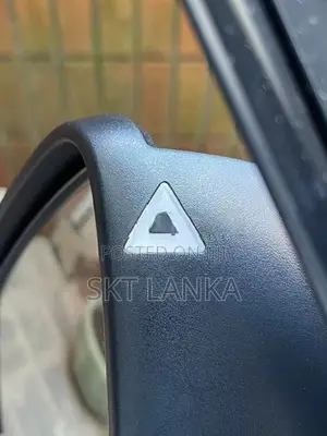 Genuine New BMW 318i F30 SE 2018 passenger door side mirror arm