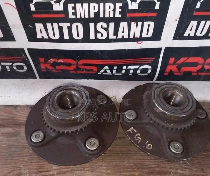 Nissan Blubird FG 10 Rear Hub Razor