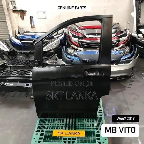 Genuine New Mercedes Vito 2018 passenger front door panel