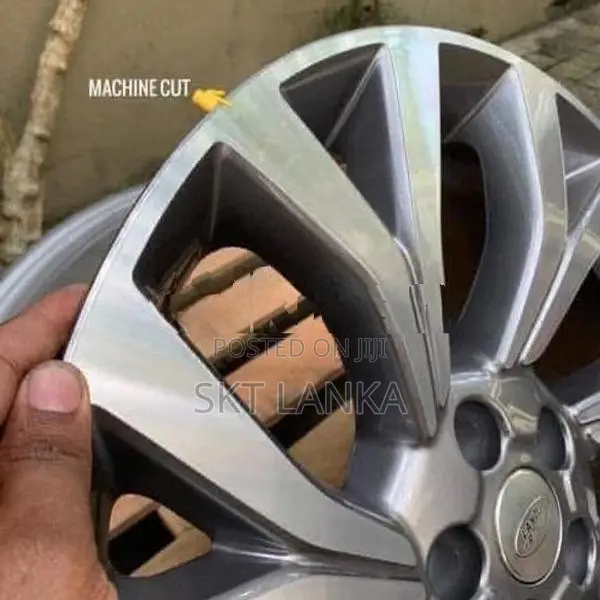 Genuine New Range Rover Vogue 2019 21” Alloy wheels
