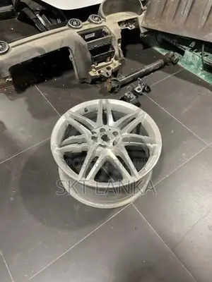 Genuine Mercedes E E200 E300 AMG 19” Alloy wheel front