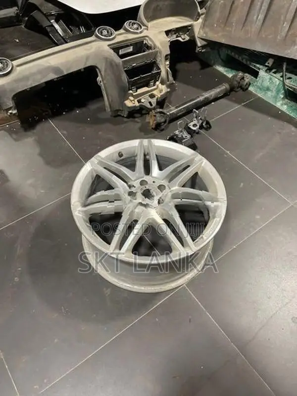 Genuine Mercedes E E200 E300 AMG 19” Alloy wheel front