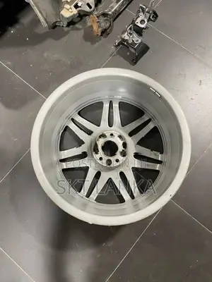 Genuine Mercedes E E200 E300 AMG 19” Alloy wheel front