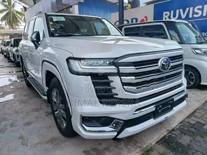 Toyota Land Cruiser Prado LC 300 2025