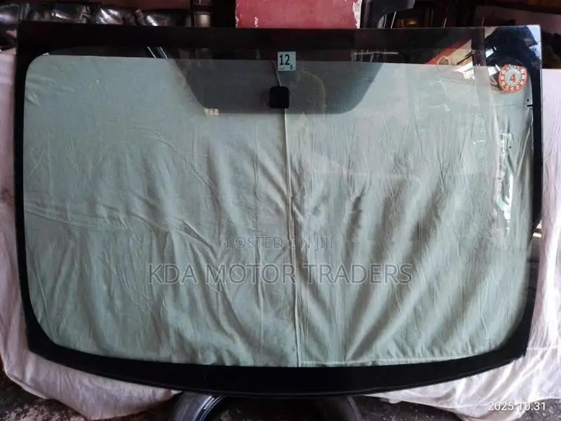KSP130 Vitz Windscreen