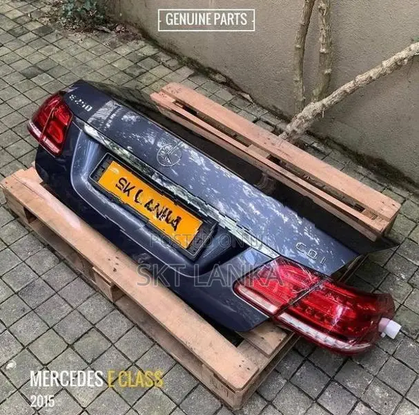 Genuine Mercedes E E200 E300 W212 2015 rear LED lights bootlid