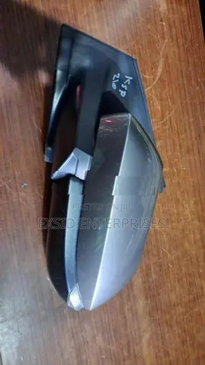 Toyota Yaris side mirror (KSP210)