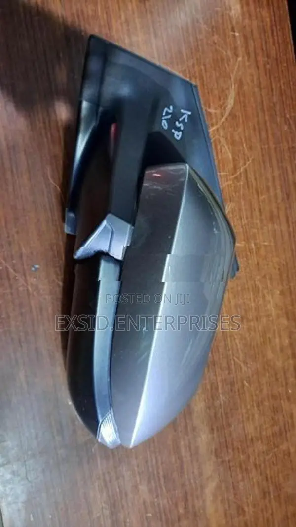 Toyota Yaris side mirror (KSP210)