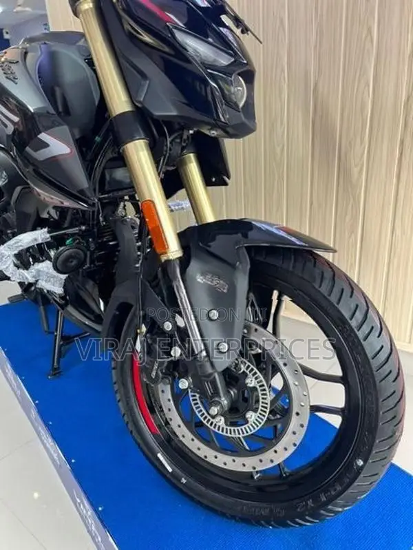 Bajaj Pulsar N160 premium 2026