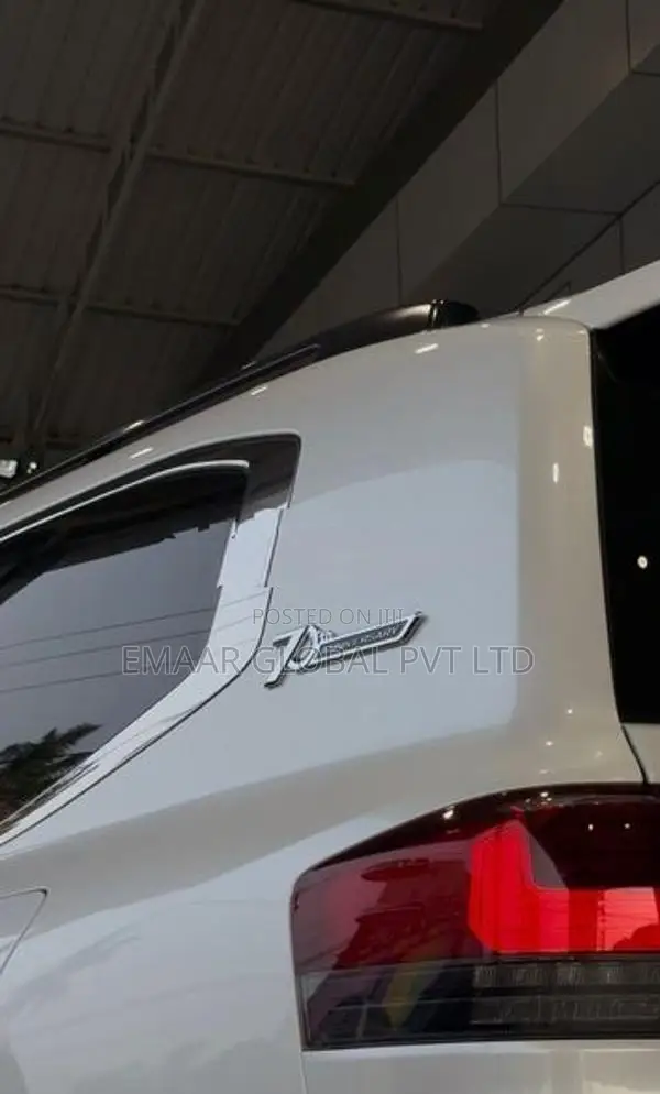 Toyota Land Cruiser LC300 2026