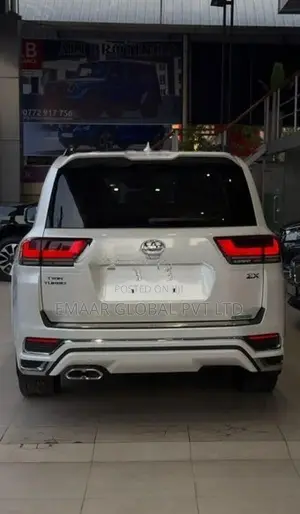 Toyota Land Cruiser LC300 2026