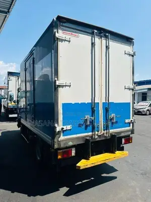 Isuzu Elf Freezer 12.5FT 2017
