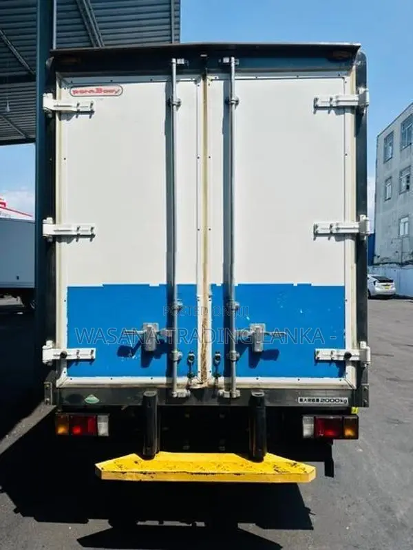 Isuzu Elf Freezer 12.5FT 2017