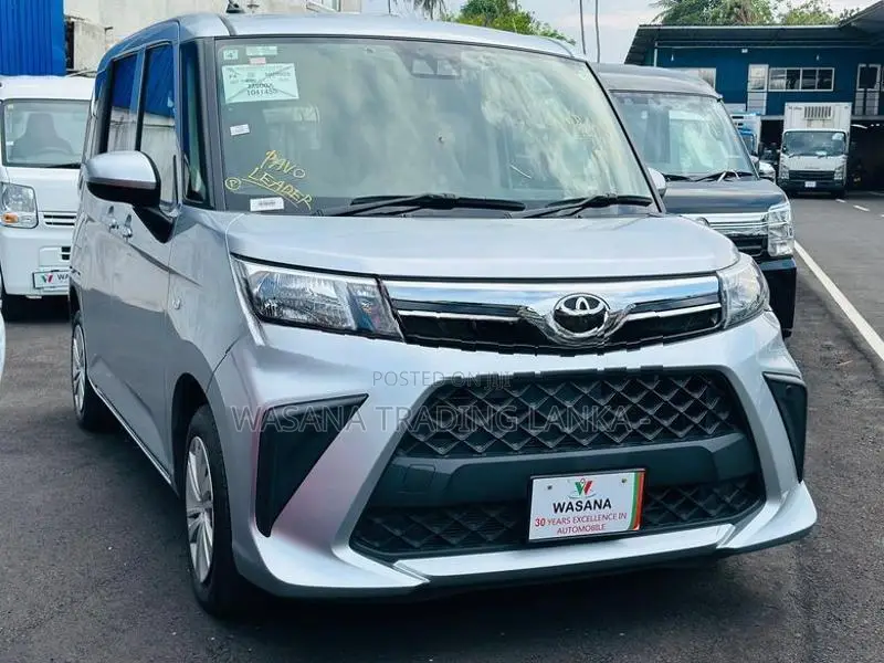 Toyota Roomy X 2023