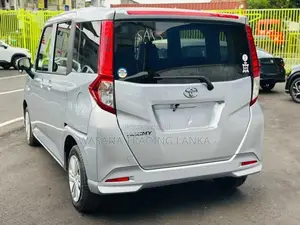 Toyota Roomy X 2023