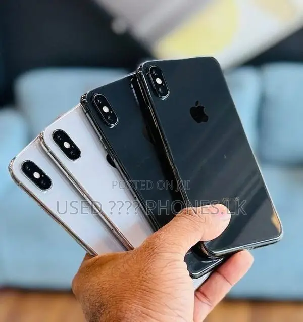 Apple iPhone X 256GB [Black,White] (Used)