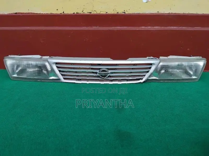 Nissan Sunny B14 Head Light/shell