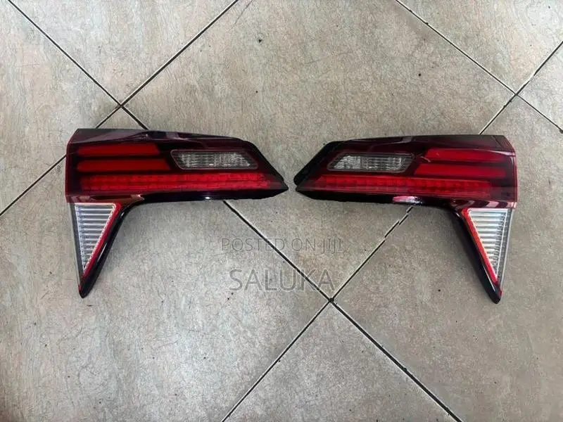 Honda RU3 Vezel Dicky Garnish Light