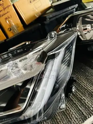 Toyota Yaris Ativ Head Lamp