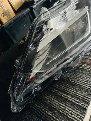 Toyota Yaris Ativ Head Lamp