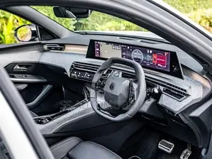 Peugeot 5008 Premium GT Hybrid 2025