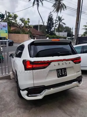 Lexus LX600 2024