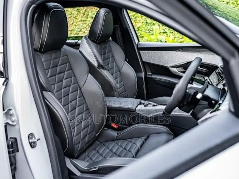 Peugeot 5008 Premium GT Hybrid 2025
