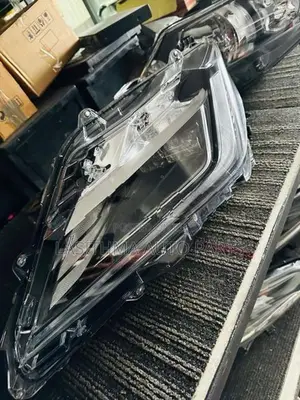 Toyota Yaris Ativ Head Lamp