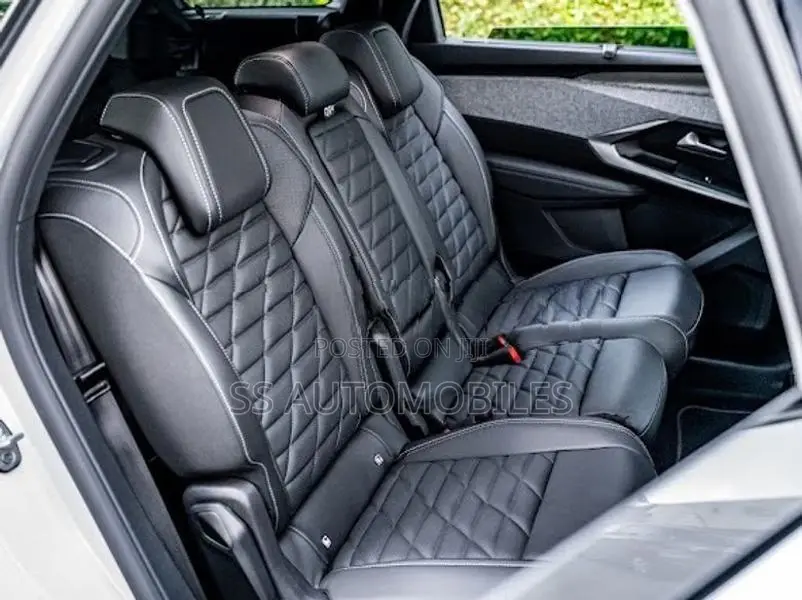 Peugeot 5008 Premium GT Hybrid 2025