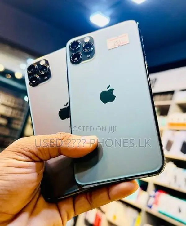Apple iPhone 11 Pro Max 256GB Gray, Green (Used)