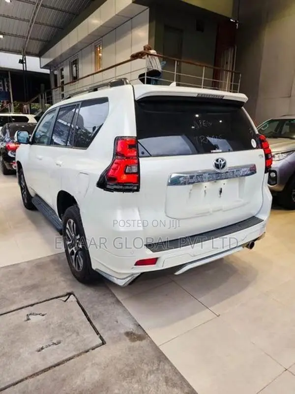 Toyota Land Cruiser Prado 150 2023