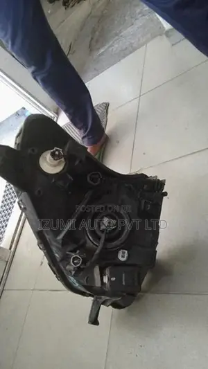 Toyota Ractis NCP100 Right Side Head Light