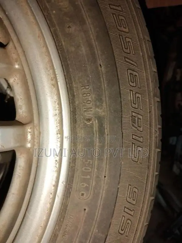 Toyota Prius 30 Three Tyres With Alloy weels
