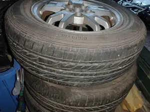 Toyota Prius 30 Three Tyres With Alloy weels