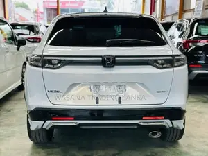 Honda Vezel Z Play Premium 2024