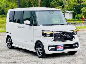 Honda N-Box Custom 2024
