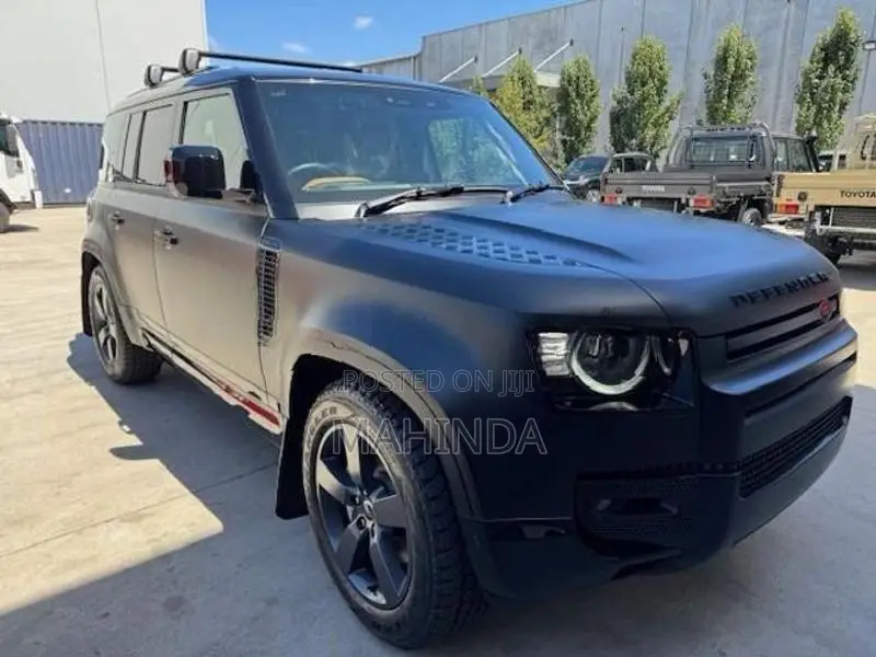 Land Rover Defender X-Dynamic PHEV 2025
