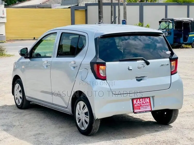Daihatsu Mira 2024