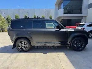 Land Rover Defender X-Dynamic PHEV 2025