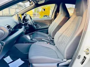 Toyota Yaris X Grade 2024